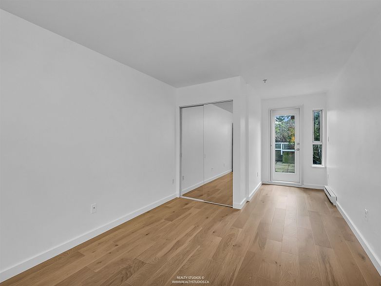 207 1990 Dunbar Street