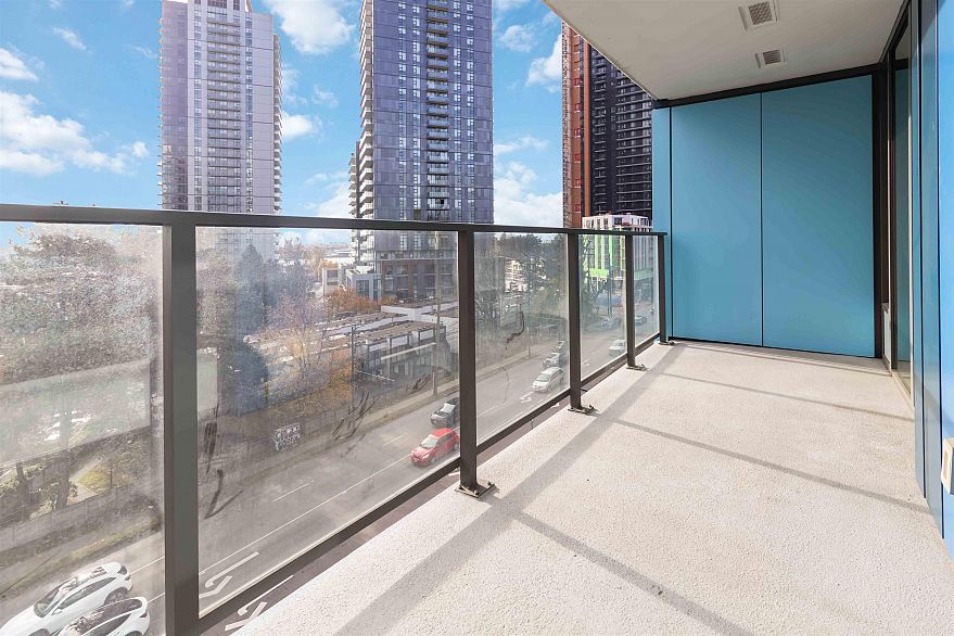 601 8238 Lord Street