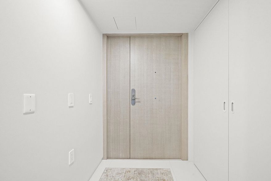 703 1033 Nelson Street