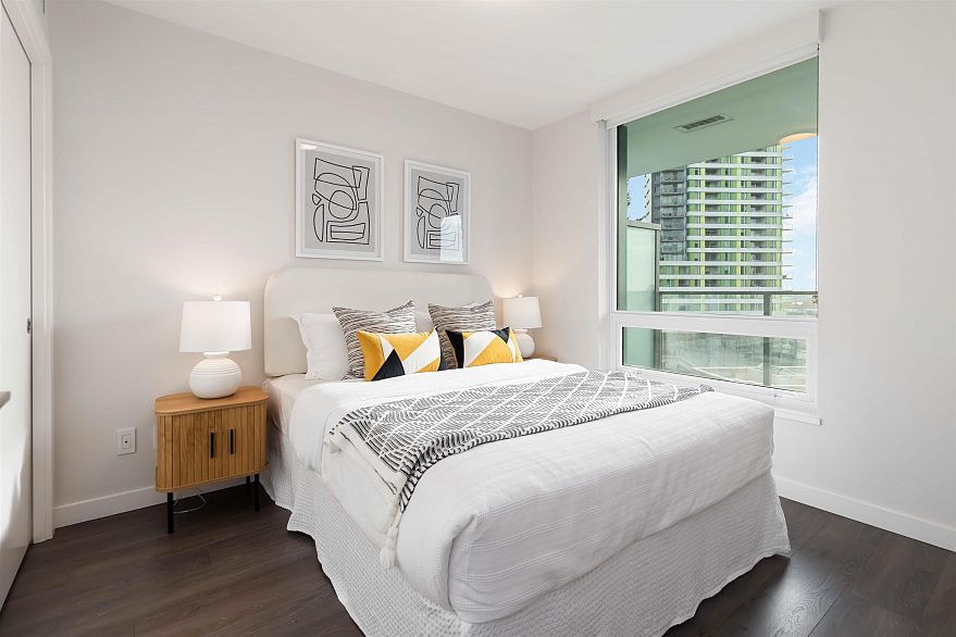 601 8238 Lord Street