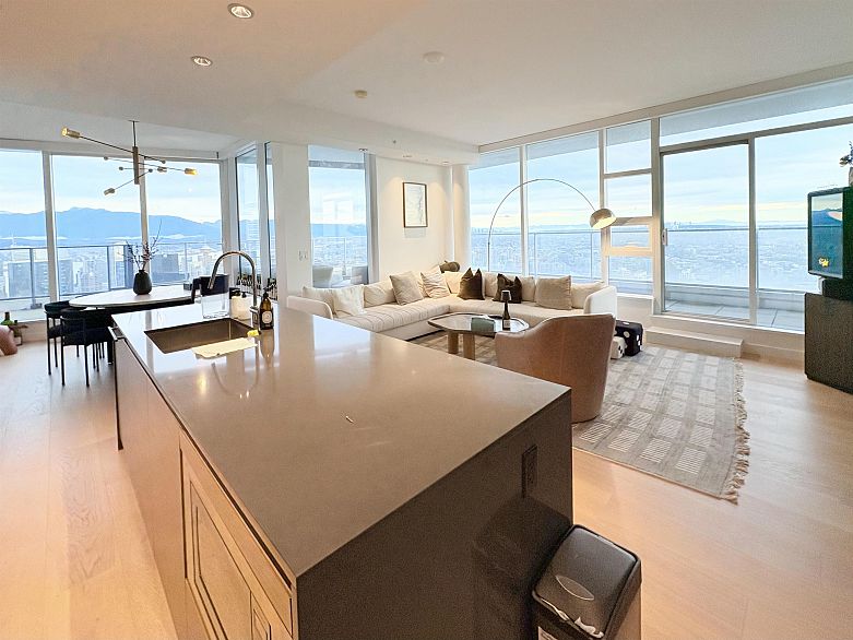 5901 1289 Hornby Street