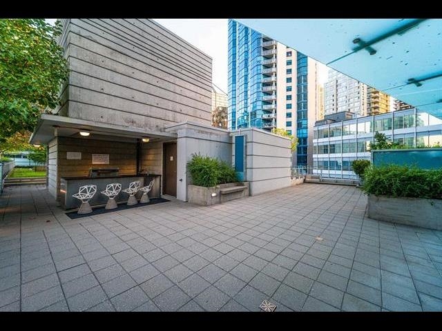 1601 1499 W Pender Street