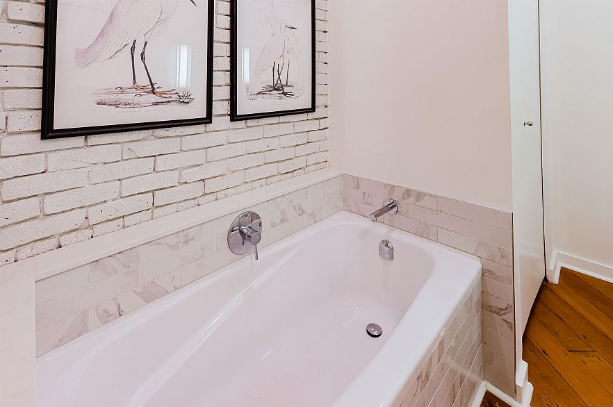 210 1178 Hamilton Street