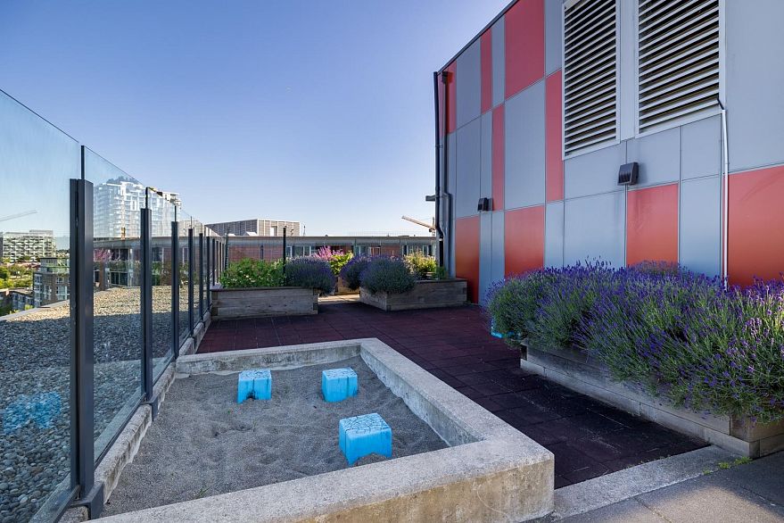 902 209 E 7th Avenue