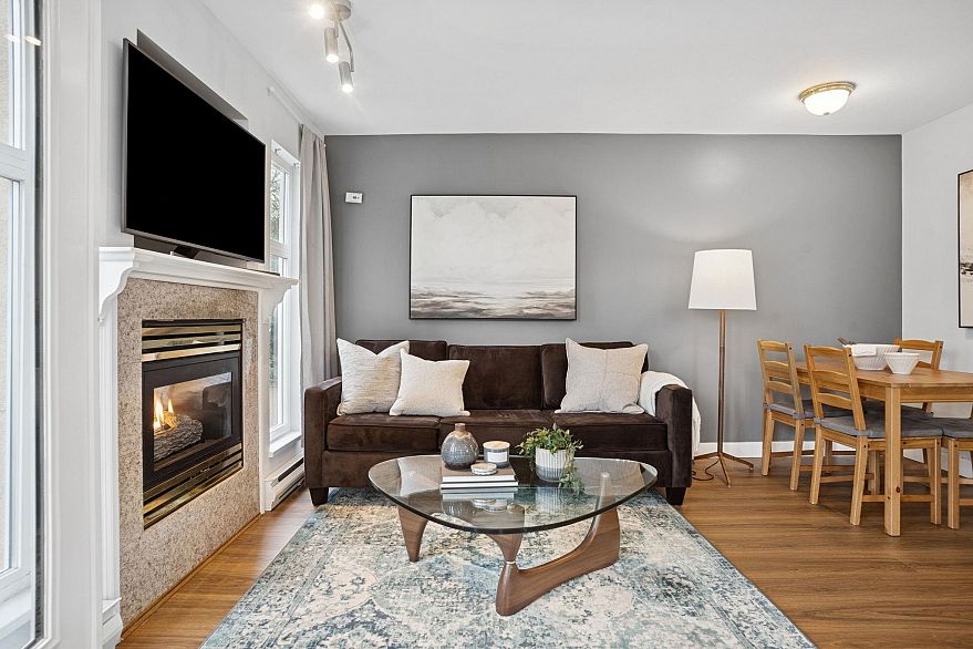 201 1099 W 71st Avenue