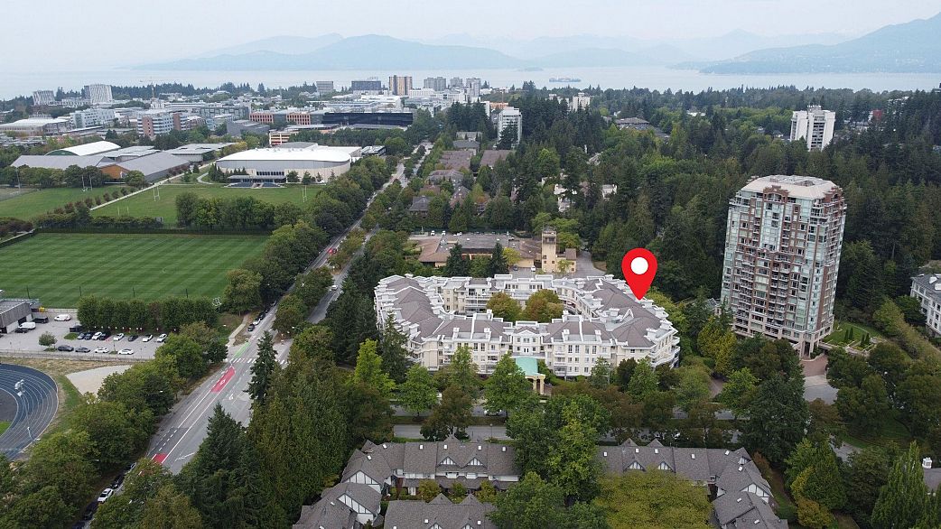 422 5835 Hampton Place