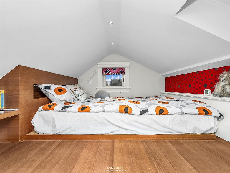 1747 Balaclava Street