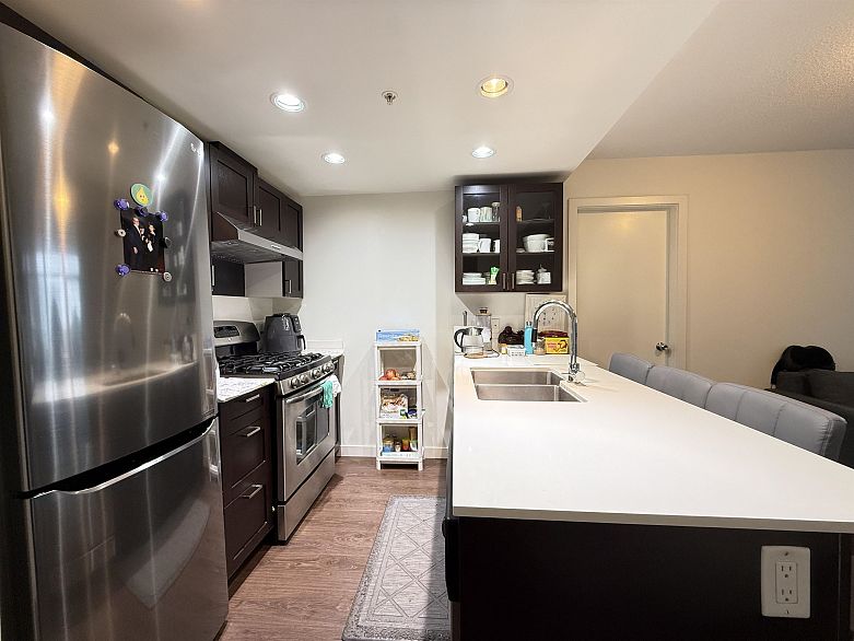 203 4818 Eldorado Mews