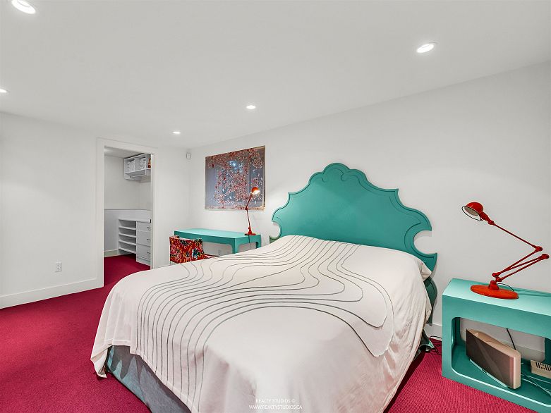 1747 Balaclava Street