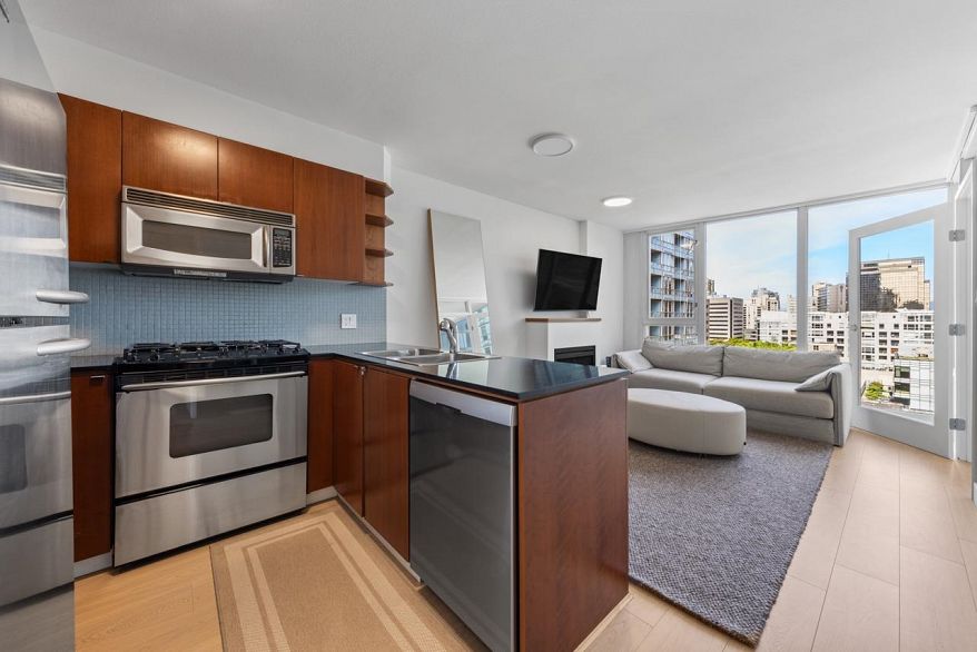 1102 822 Seymour Street