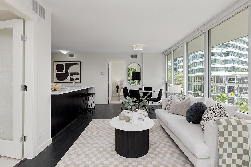 608 1009 Harwood Street