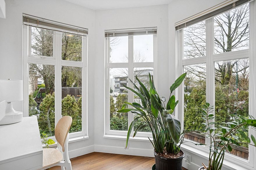 201 1099 W 71st Avenue