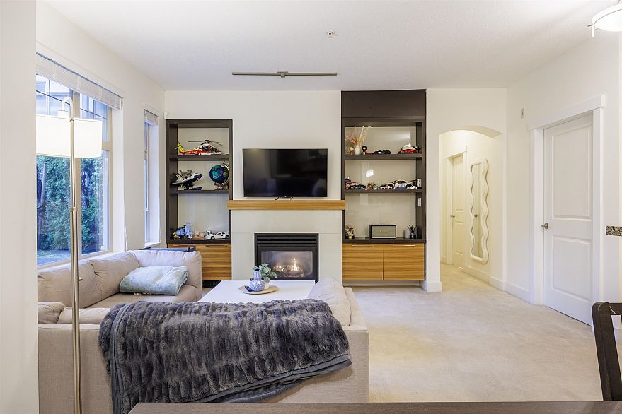 116 4885 Valley Drive