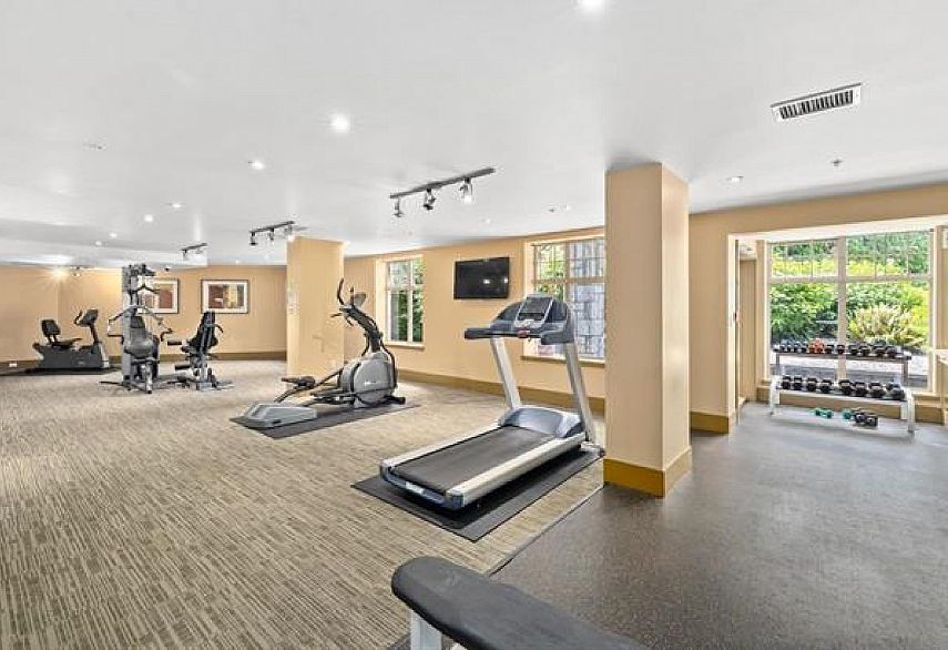 116 4885 Valley Drive