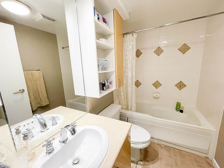 219 2680 W 4th Avenue