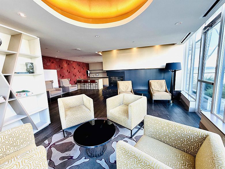 1103 1221 Bidwell Street