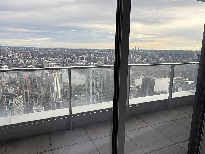 5901 1289 Hornby Street