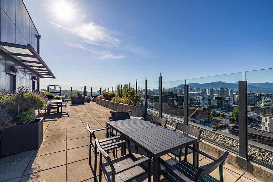 902 209 E 7th Avenue