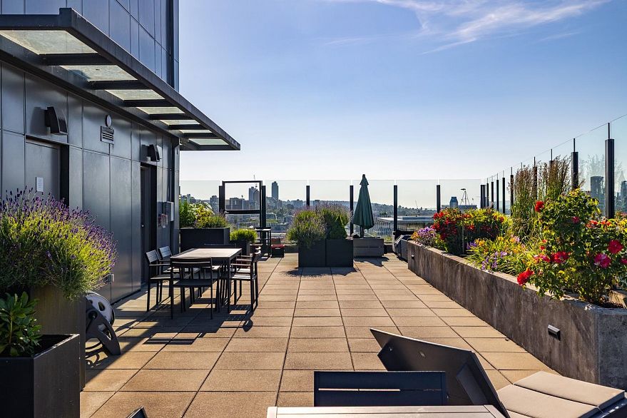 902 209 E 7th Avenue