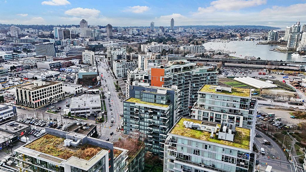 1609 1788 Columbia Street