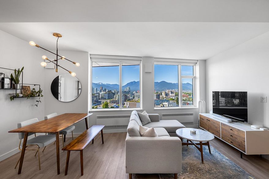 902 209 E 7th Avenue