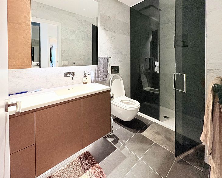 5901 1289 Hornby Street