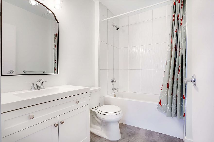 203 1688 Cypress Street