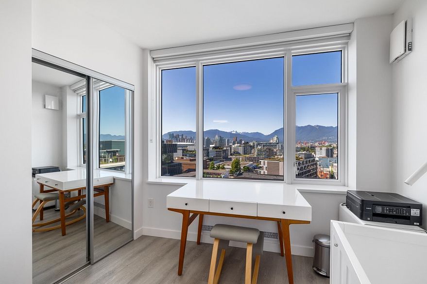 902 209 E 7th Avenue