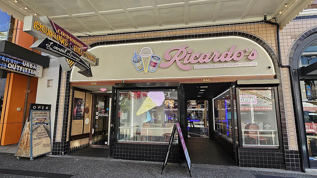 1202 999 Seymour Street