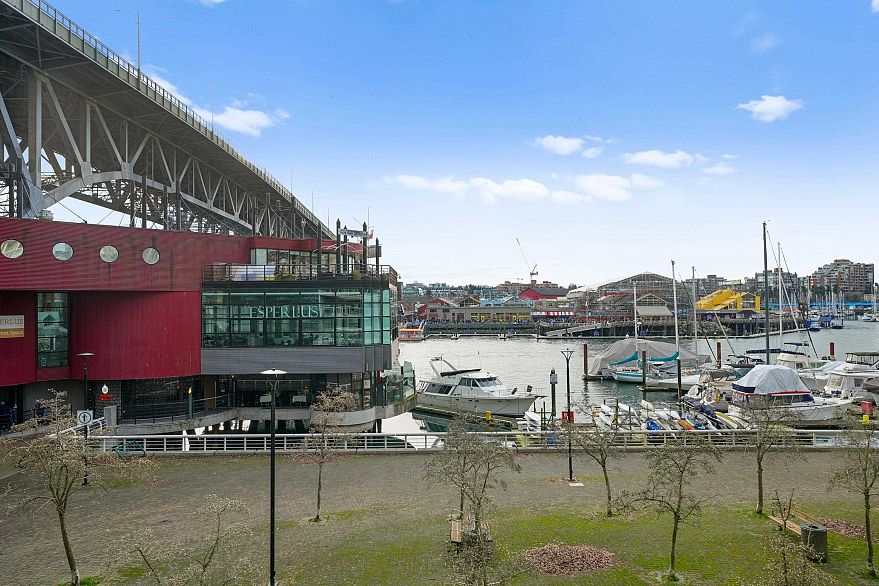 205 1600 Howe Street