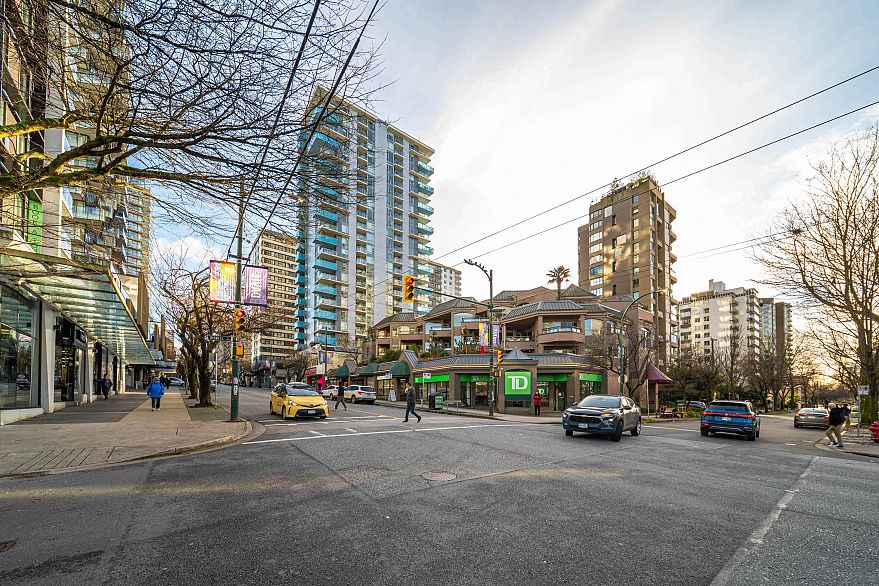 1403 1725 Pendrell Street