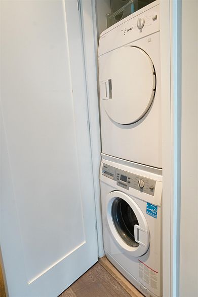 1103 1221 Bidwell Street