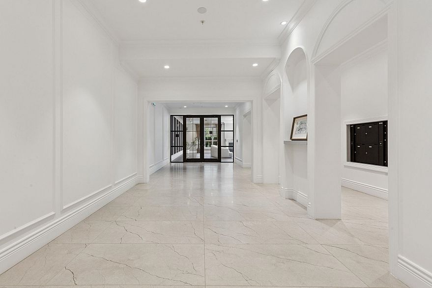 207 2096 W 47th Avenue