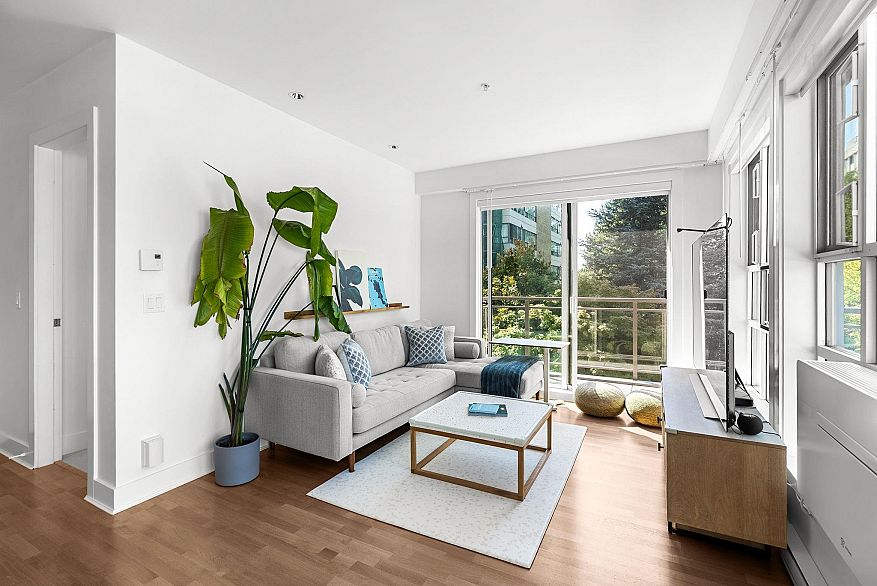 306 2128 W 40th Avenue