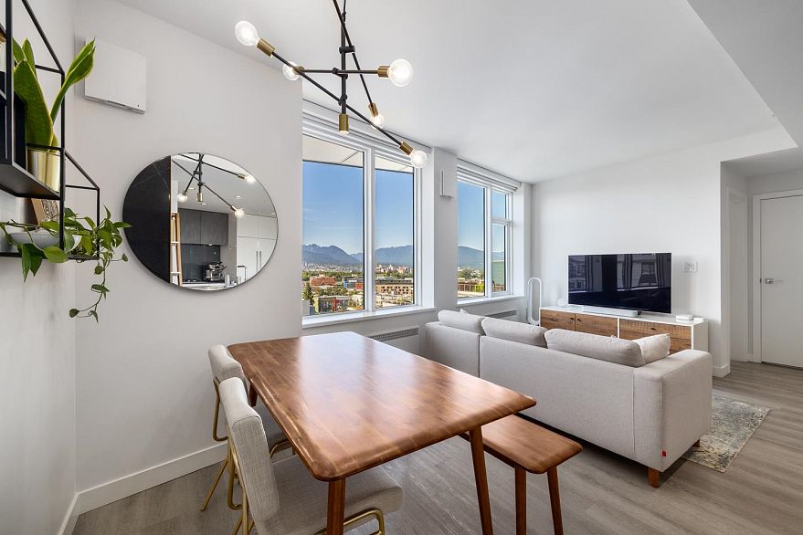 902 209 E 7th Avenue