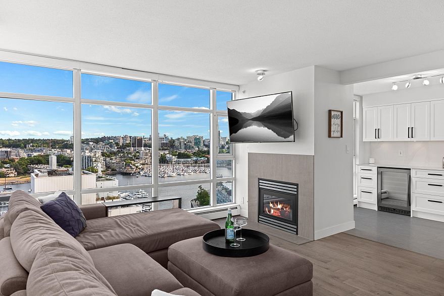 2006 198 Aquarius Mews