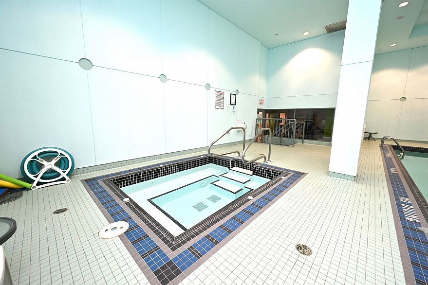 2002 1201 Marinaside Crescent