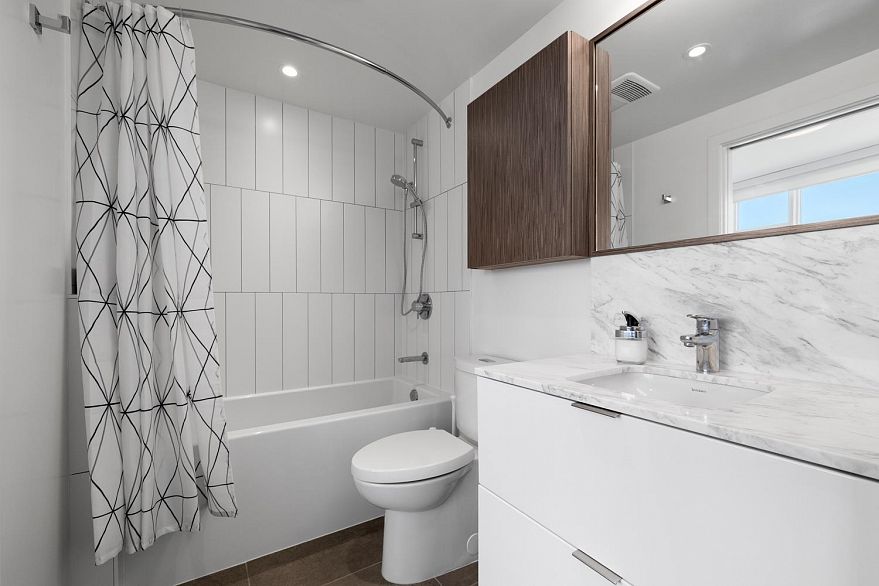 902 209 E 7th Avenue