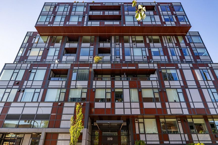 902 209 E 7th Avenue