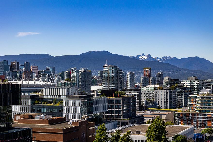 902 209 E 7th Avenue