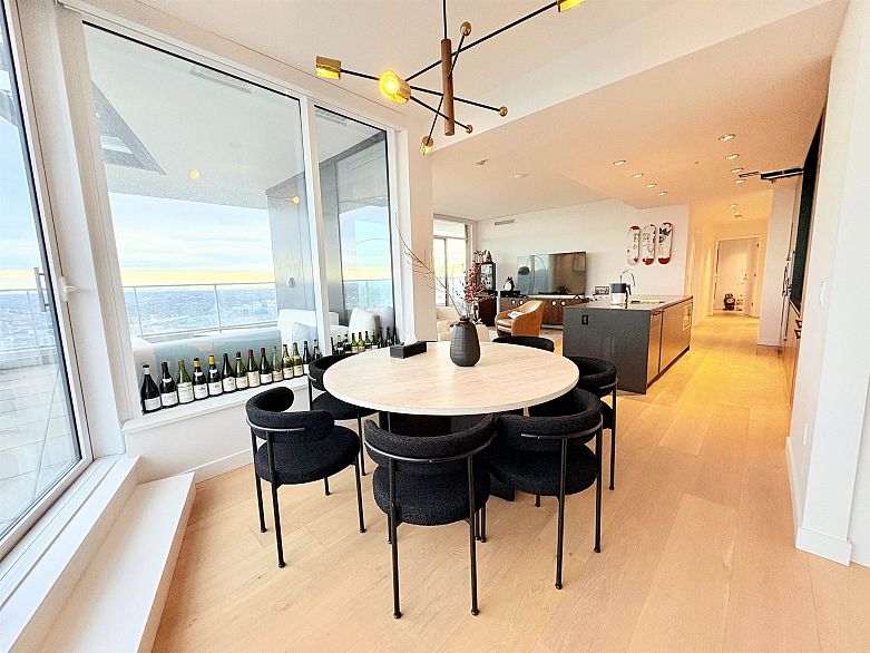 5901 1289 Hornby Street