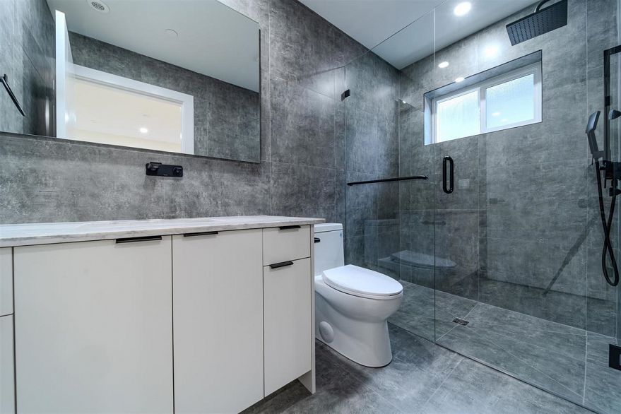 1 3576 E Pender Street