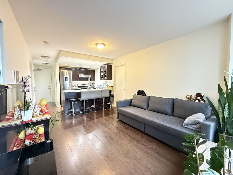 203 4818 Eldorado Mews