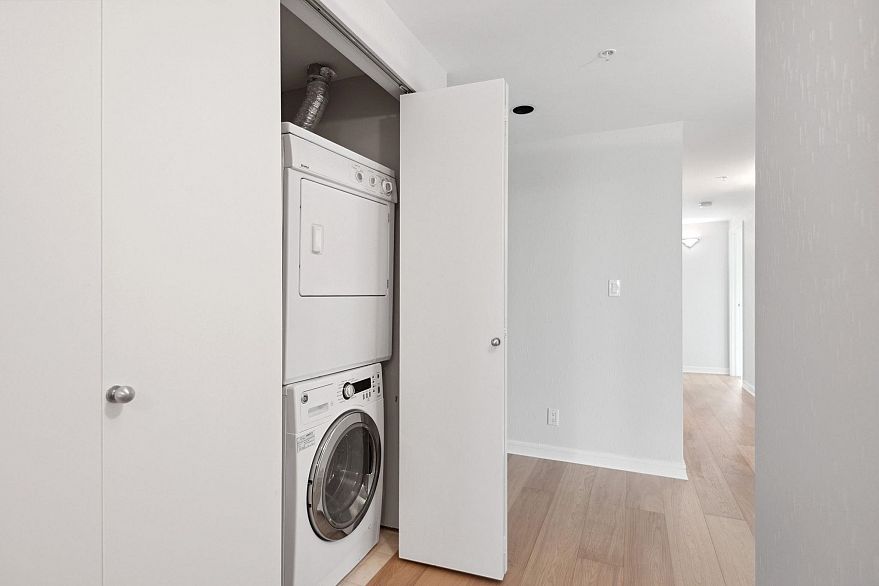 5A 1403 Beach Avenue