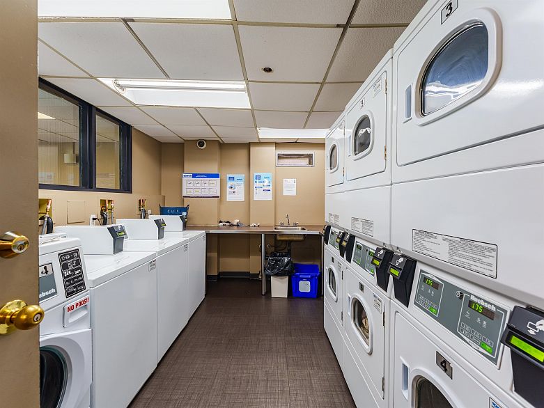 1605 789 Drake Street