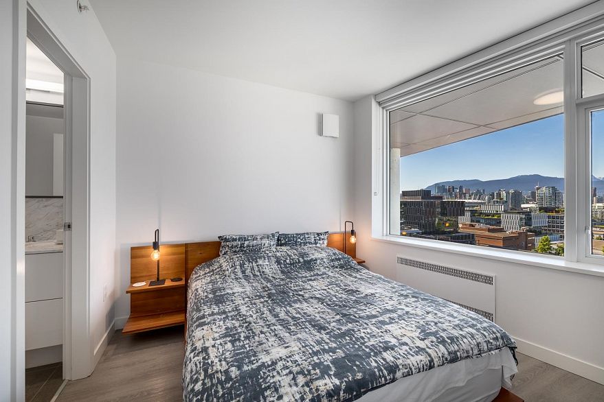 902 209 E 7th Avenue