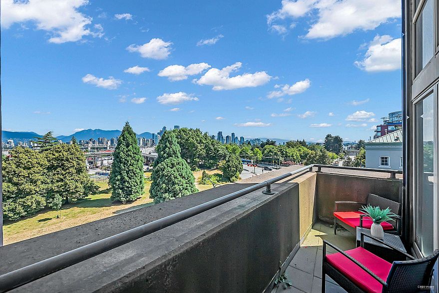 404 1529 W 6th Avenue