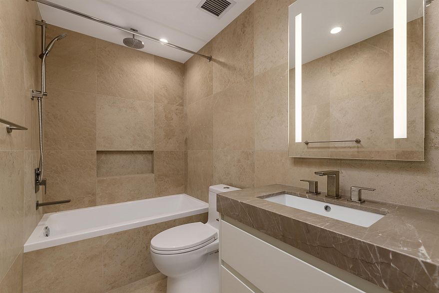 2501 7433 Cambie Street