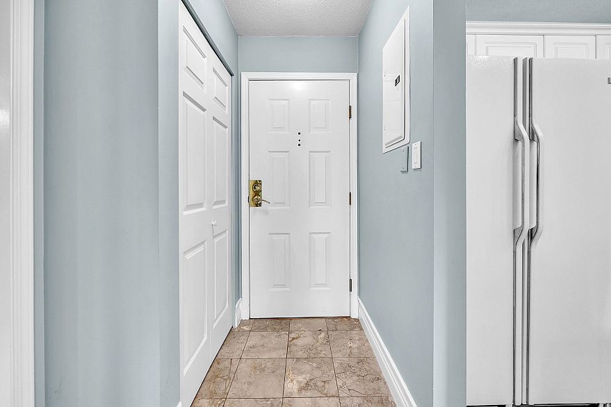 422 5835 Hampton Place