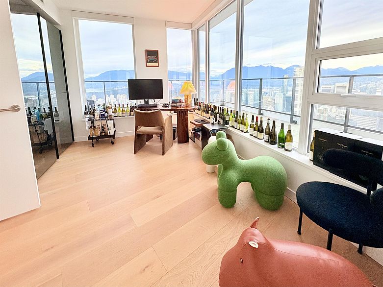 5901 1289 Hornby Street